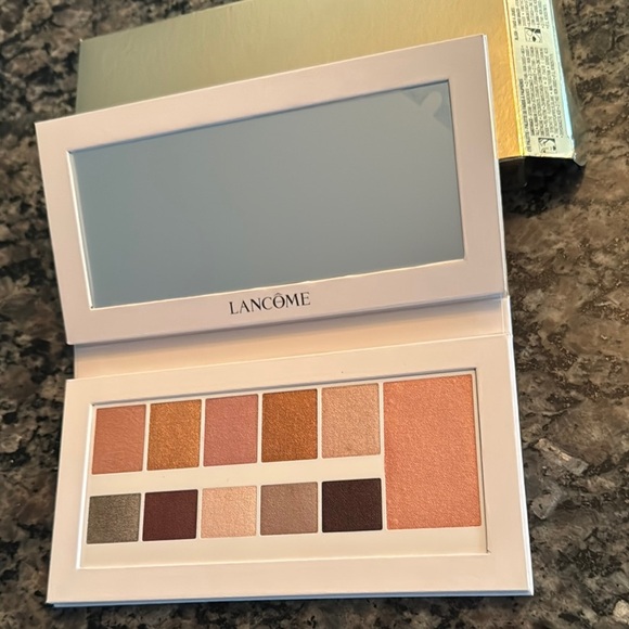 Lancôme Gold and White Makeup Palette - Picture 5 of 8